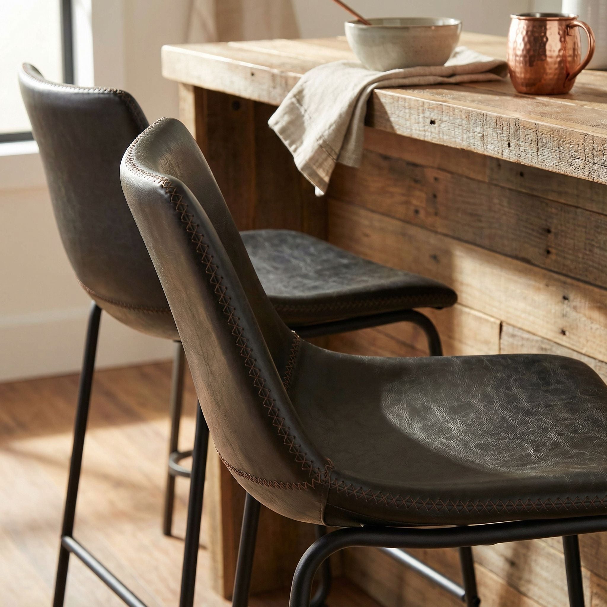 Safi Counterstools in Distressed Black Faux Leather (Set of 2) 24"Seat