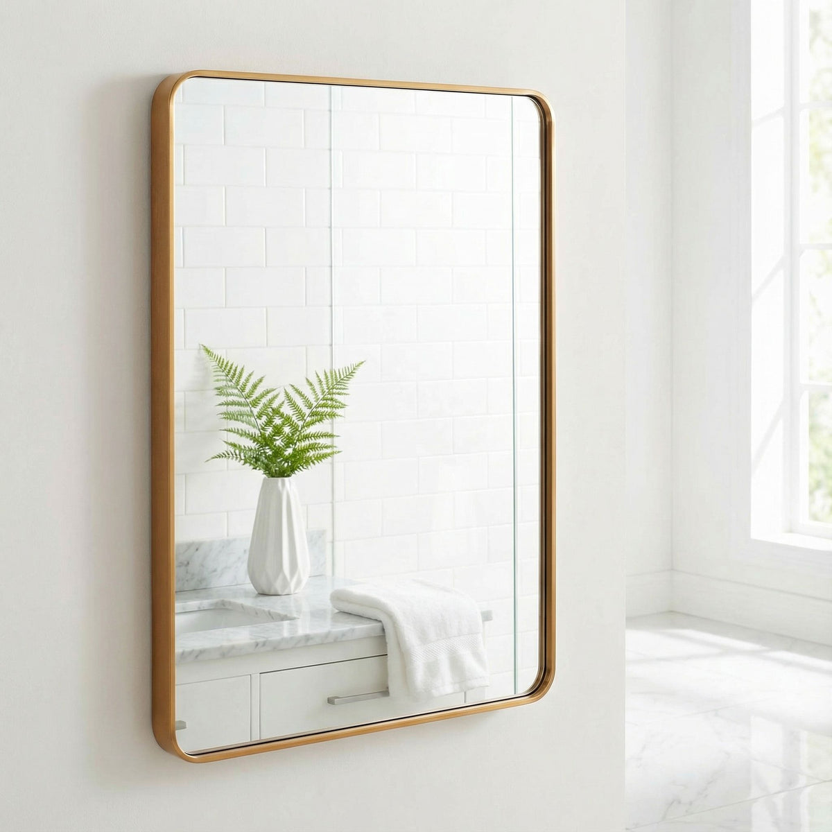 Ellen Rectangular Mirror with Rounded Corners, Gold, 22x30